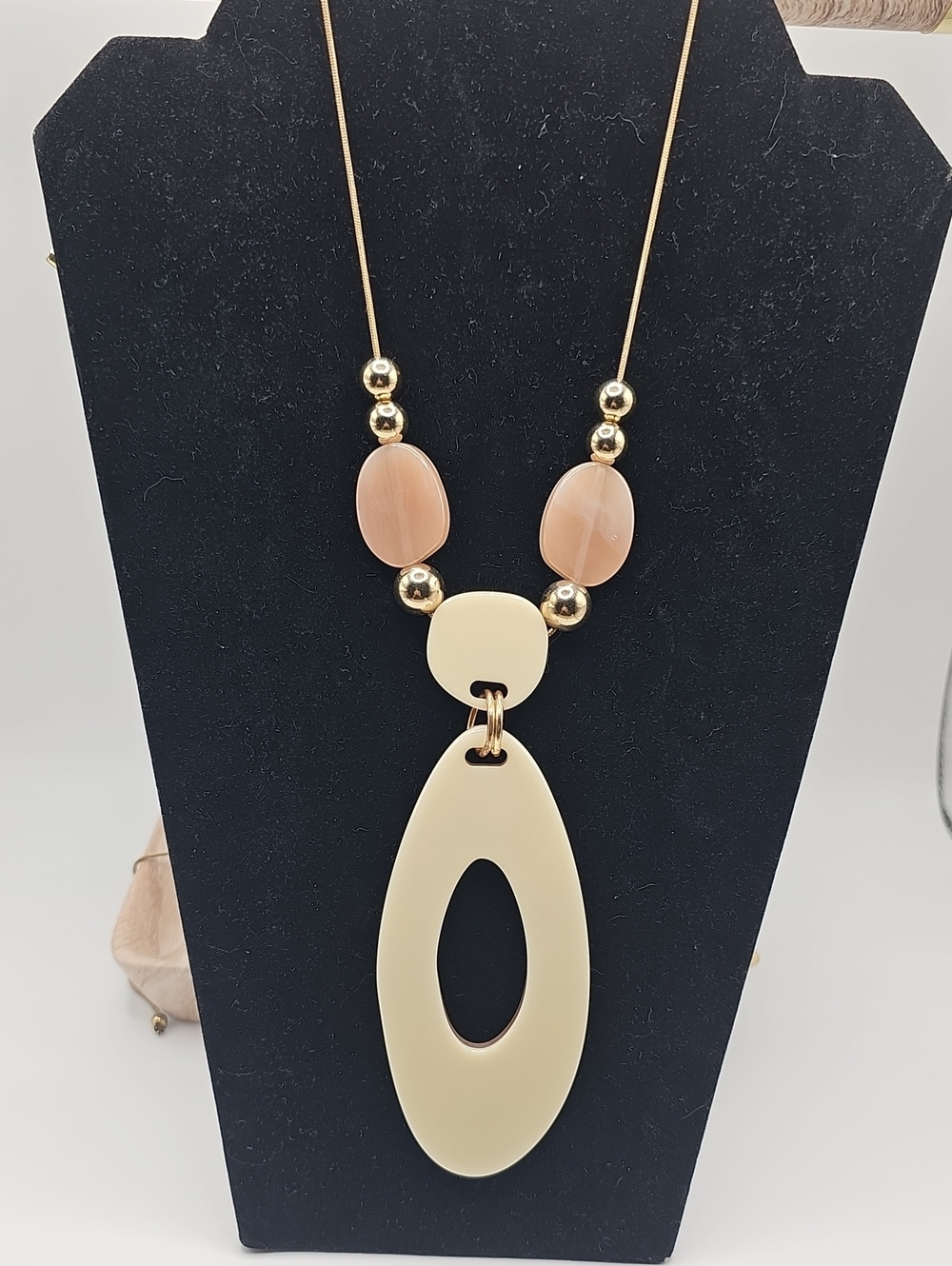 Women’s Cream Pendant Necklace with Pink Accent Beads. Statment ..